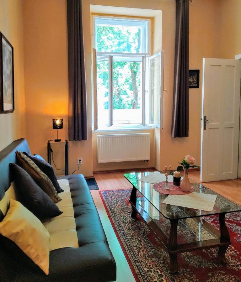 Apartment Sense Of Zizkov Прага Экстерьер фото